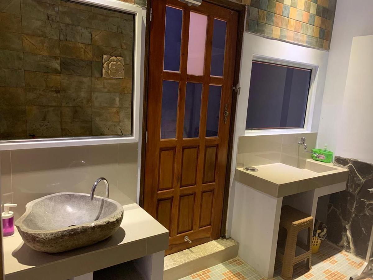 Blitar Djoglo Djatimalang Guesthouse מראה חיצוני תמונה