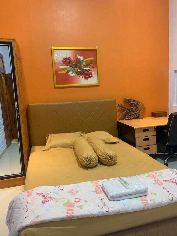 Blitar Djoglo Djatimalang Guesthouse מראה חיצוני תמונה